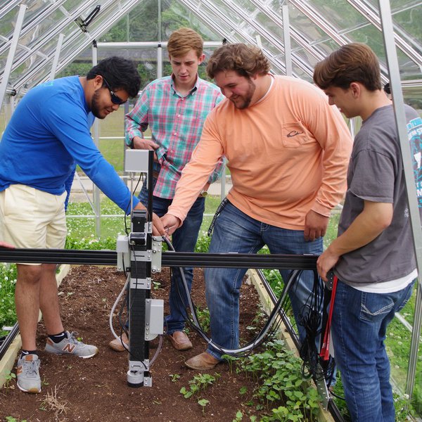 Farmbot teaches Hamburg students ag technology